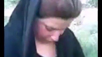 Amateur Arab Hijab Girl Enjoys Outdoor Sex