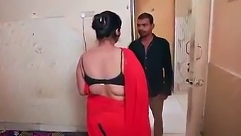 Isteri Rumah Desi Dengan Rambut Pirang Dan Punggung Besar Diliwat Dengan Kuat