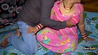 Hindi Randi Bhabhi Gets Passionate With Taxi Driver In Steamy Encounter