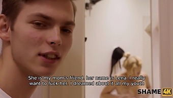 Hardcore College Dorm Room Sex With A Wet And Naked Stepmom
