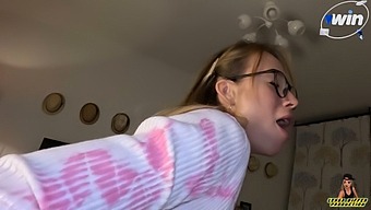 Amateur Couple Experiments With Hardcore Sex When Friend'S Parents Are Away