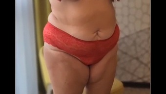 Mature Wife Enjoys Anal Fingering And Solo Pleasure